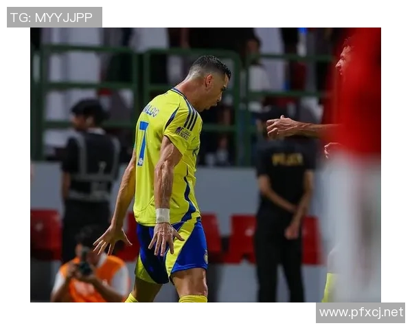 世界杯预选赛葡萄牙坎塞洛边路传中助攻C罗